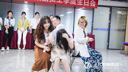 正仁教育集团第三季度生日会丨把更好的自己交给下一岁！