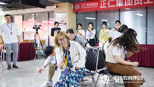 正仁教育集团第三季度生日会丨把更好的自己交给下一岁！